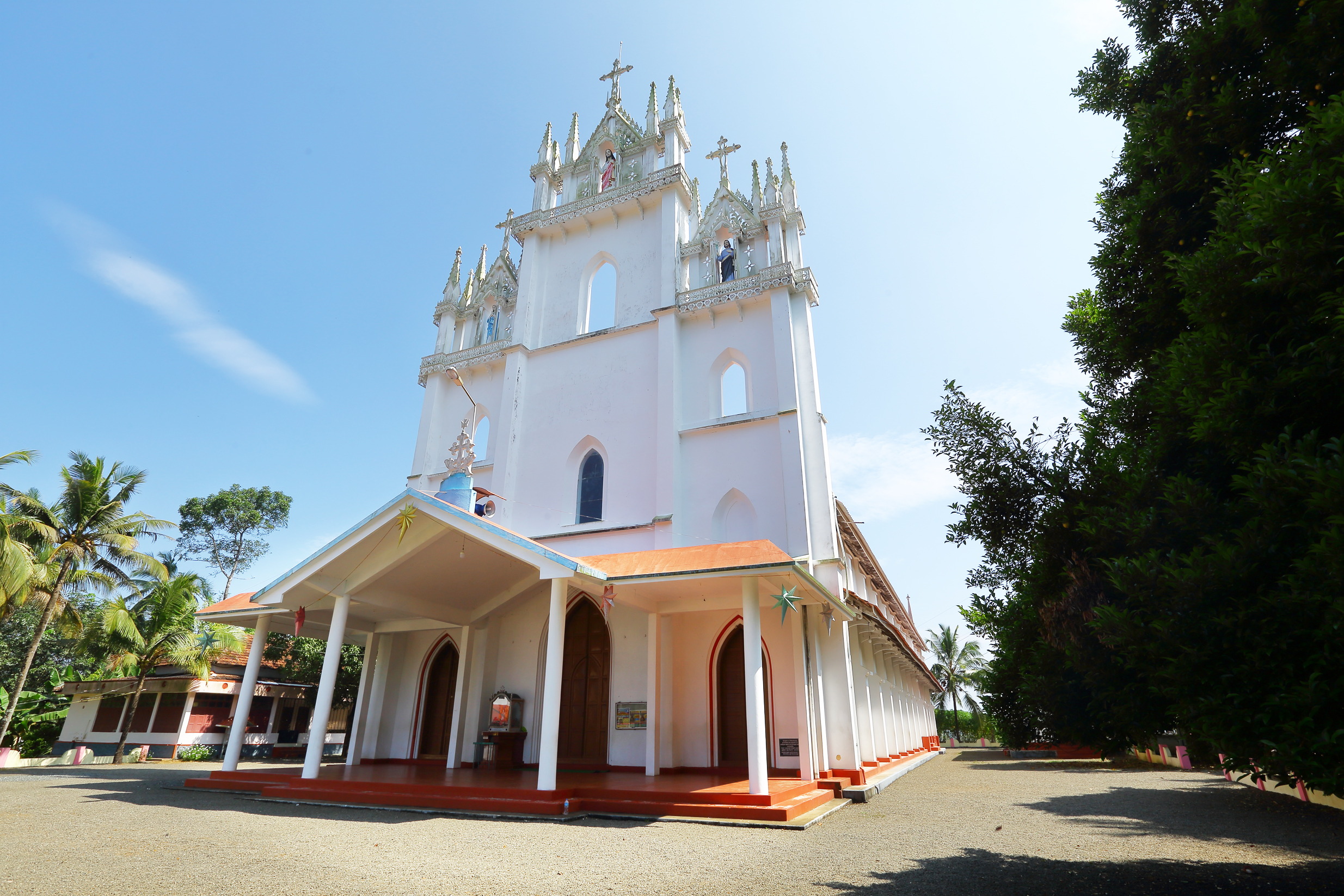 HOLY FAMILY CHURCH