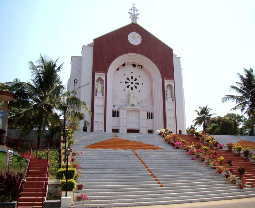 ST. THOMAS CATHEDRAL